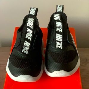 Baby/Toddler Shoes
Nike Flex Runner
